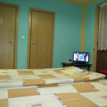 Pri Orehite Guesthouse 奥雷沙克 外观 照片