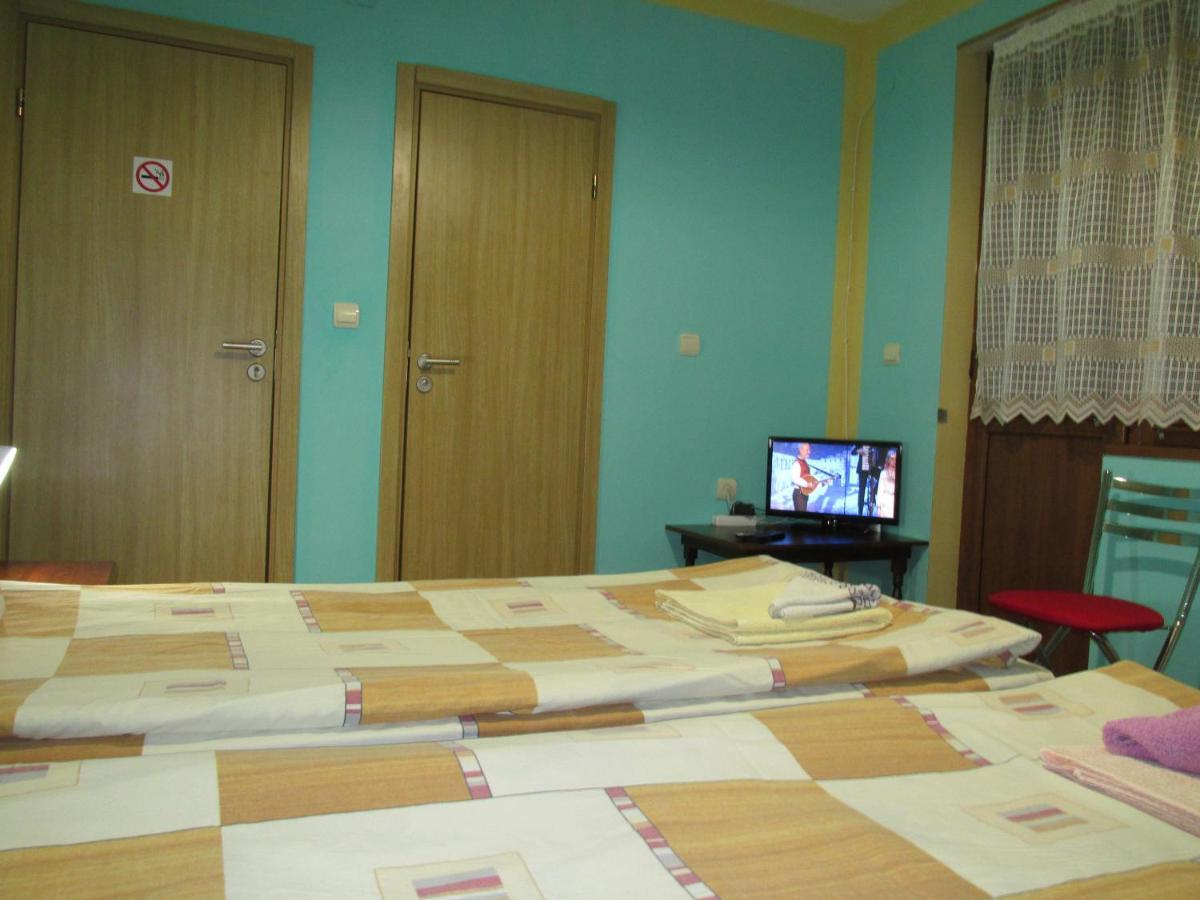 Pri Orehite Guesthouse 奥雷沙克 外观 照片