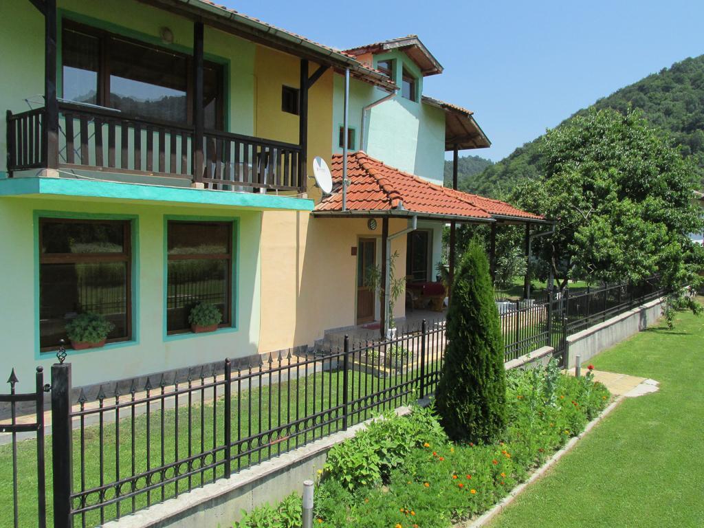 Pri Orehite Guesthouse 奥雷沙克 外观 照片