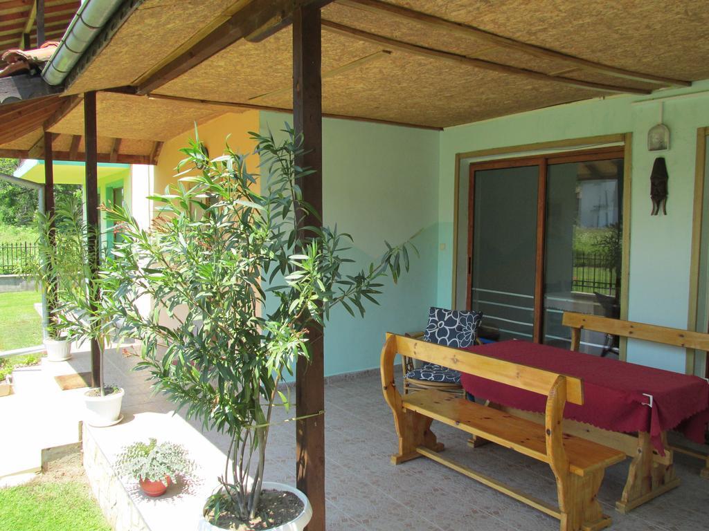 Pri Orehite Guesthouse 奥雷沙克 外观 照片