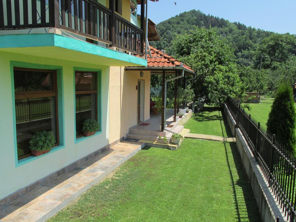 Pri Orehite Guesthouse 奥雷沙克 外观 照片